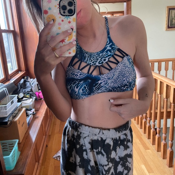 blue patterned bikini - Picture 3 of 4